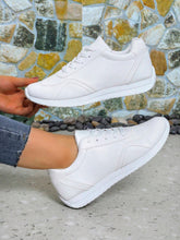 Women's Lightweight Comfortable Solid Color Korean Style Flat Sole Soft Bottom Casual Sneakers shein